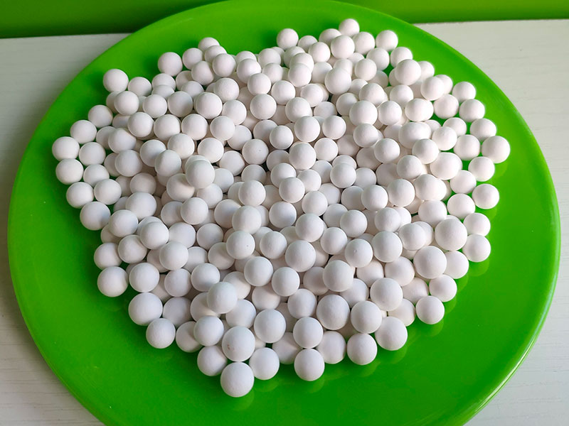 Activated alumina ball