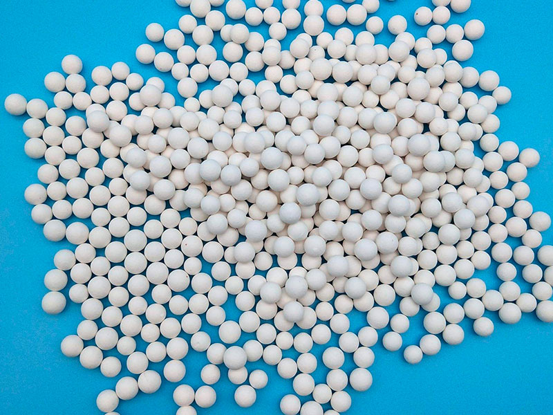 Activated alumina ball